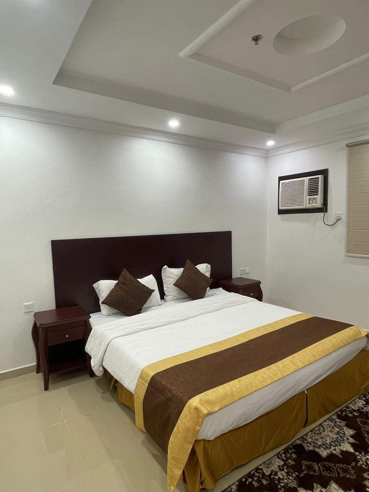 Al Manzil Almutmeez Aparthotel Jeddah Bagian luar foto