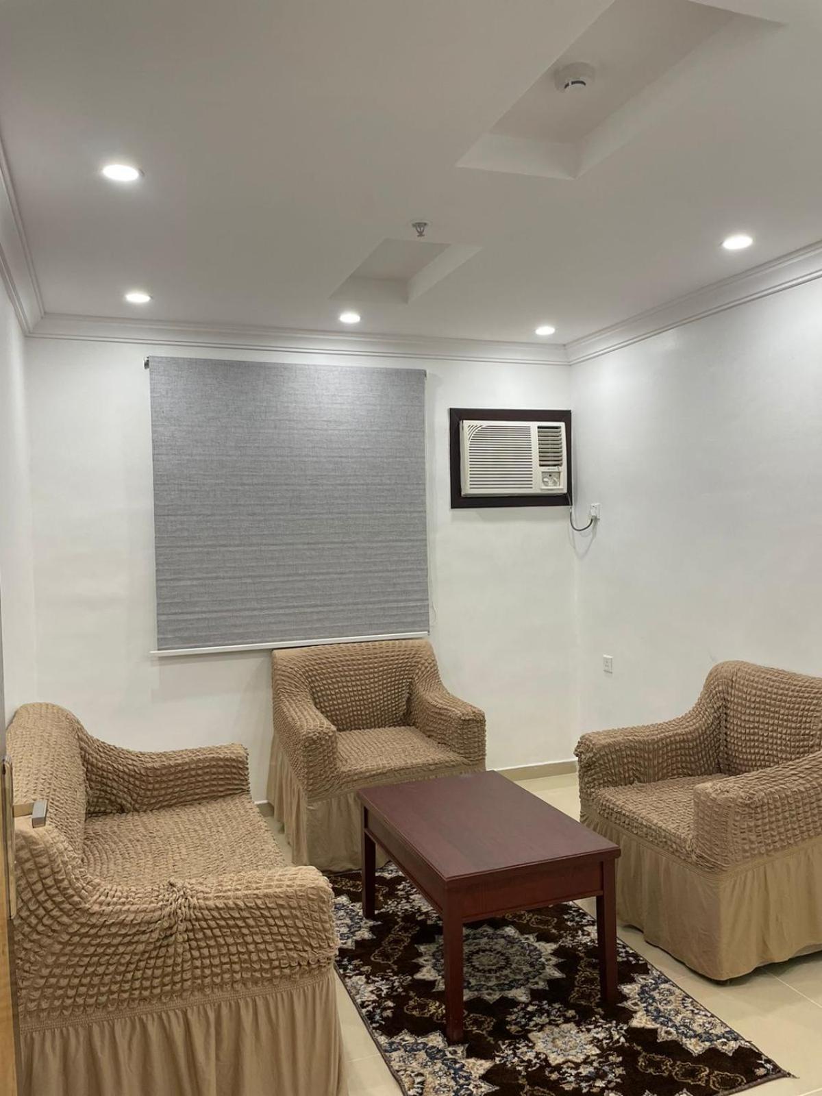 Al Manzil Almutmeez Aparthotel Jeddah Bagian luar foto