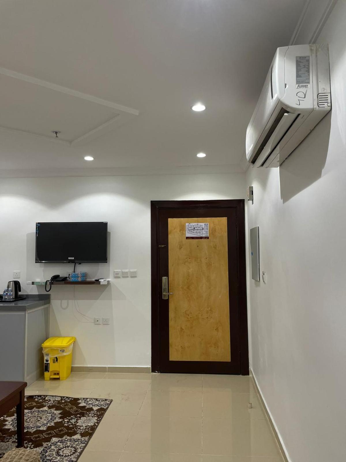 Al Manzil Almutmeez Aparthotel Jeddah Bagian luar foto