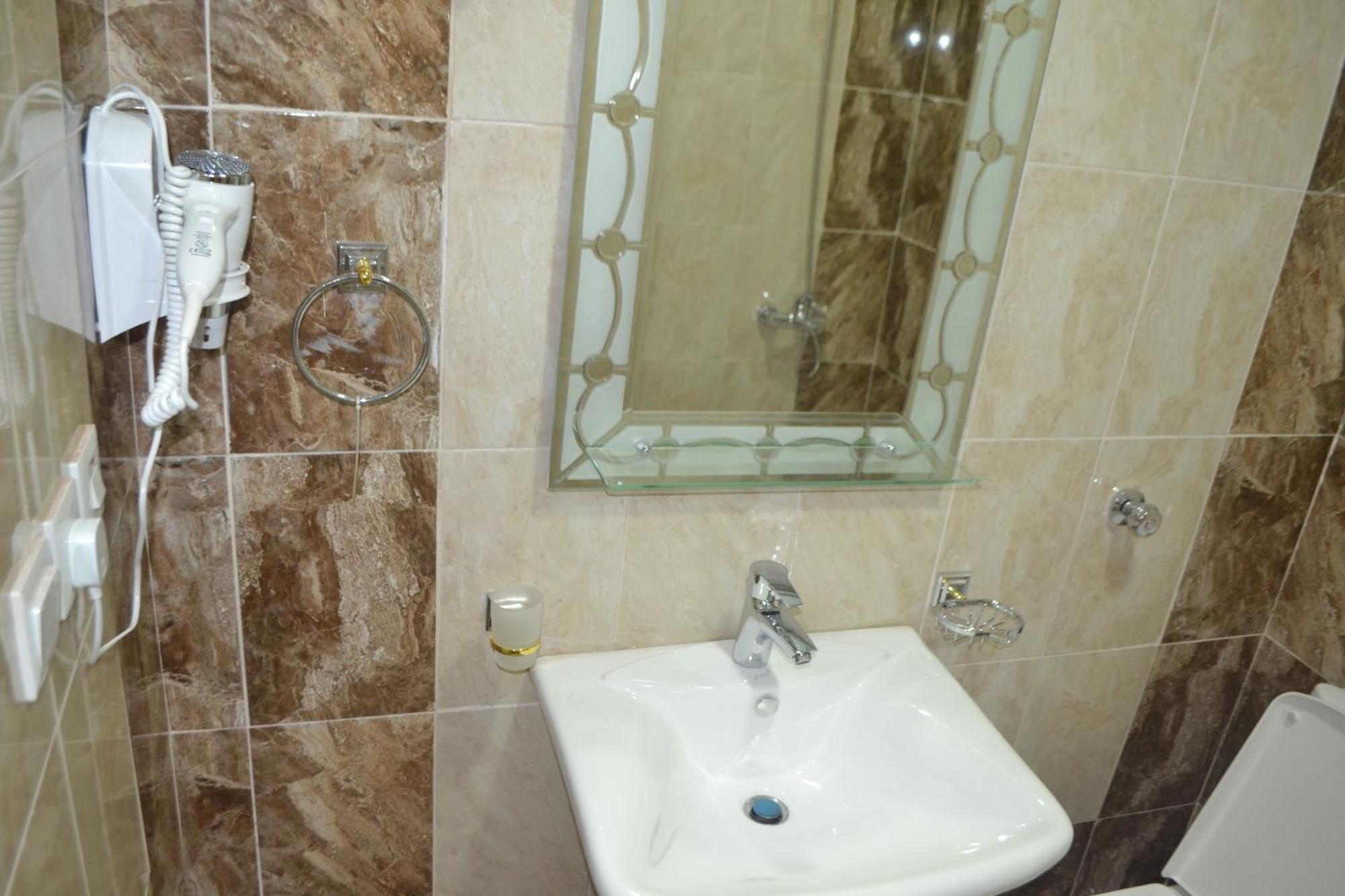 Al Manzil Almutmeez Aparthotel Jeddah Ruang foto