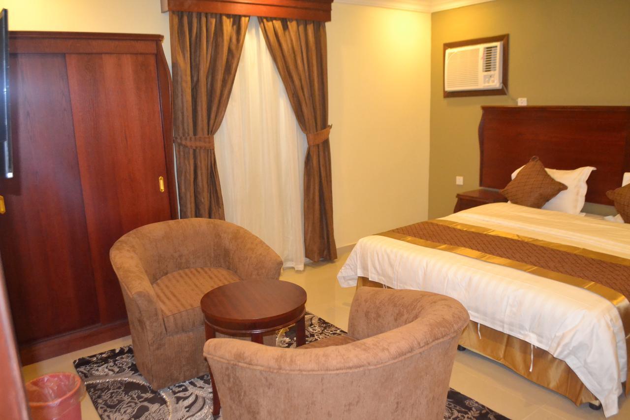 Al Manzil Almutmeez Aparthotel Jeddah Bagian luar foto